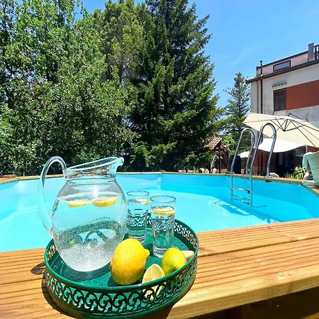 In Cefalu With Pool And Forest Retreat *